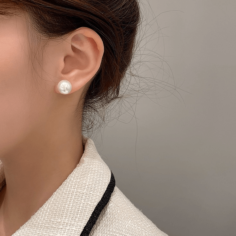 Elegant Ladies Pearl Earrings